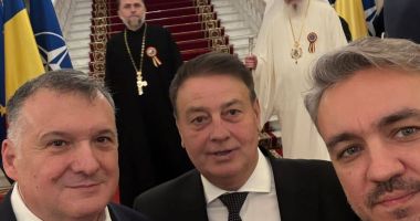 Stire din Politică-Administrație : Selfie-uri și distracție la Cotroceni, la recepția oferită de Nicușor Dan, cu participarea politicienilor din Constanța