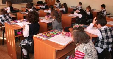 Peste 30.000 de pachete cu rechizite, pentru elevii constănțeni