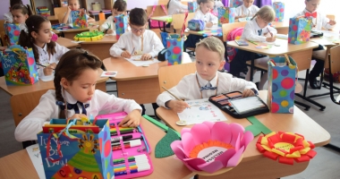 Stire din Cultură-Educație : Toți elevii din județul Constanța vor primi rechizite