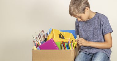 Noul an şcolar cu cheltuială se ţine! Rechizitele şi ţinutele copiilor uşurează buzunarele părinţilor - 2