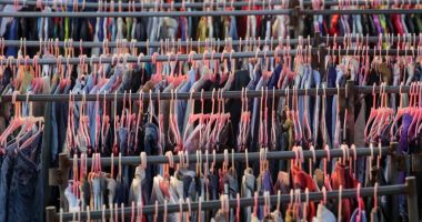 Stire din Social : România este obligată să recicleze hainele vechi, din 2025. „La 1 ianuarie să existe infrastructură în toată țara”