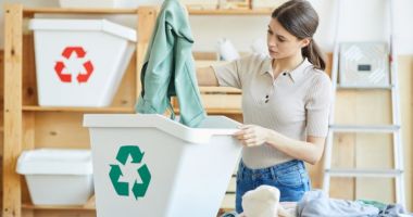 Stire din Social : Cum vor fi reciclate deșeurile textile? Explicațiile ministrului Mircea Fechet