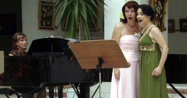Stire din Diverse : Roxana Bageac și Stela Sîrbu, în premieră în duet, la Muzeul de Artă