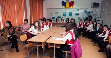 Stire din Social : Recital de poezie, la Școala Gimnazială "Lucian Grigorescu" din Medgidia