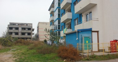 SE ÎNTÂMPLĂ ÎN CONSTANȚA. Și-au trântit un HOTEL chiar pe proprietatea vecinului! - 5