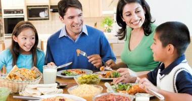 Stire din Sănătate : Recomandările specialiștilor pentru Paști: prudență în alimentație!