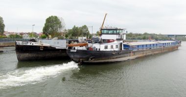 Stire din Economie : Record istoric pe canalele navigabile Dunăre - Marea Neagră și Poarta Albă - Năvodari
