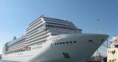 Stire din Economie : Record de turiști și nave de pasageri în portul Constanța
