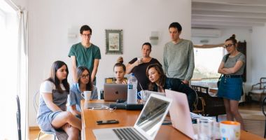 Stire din Social : Start-up-urile și companiile mici sunt în top la numărul de recrutări