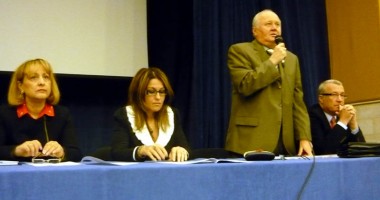 Stire din Cultură-Educație : Ce ar putea tulbura rău de tot apele la Universitatea "Ovidius"