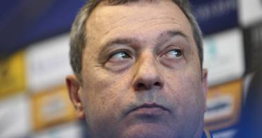 Stire din Sport : Mircea Rednic și-a reziliat contractul cu Petrolul Ploiești