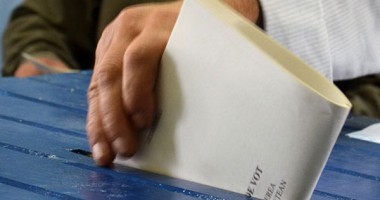 Stire din Politică-Administrație : CURTEA CONSTITUȚIONALĂ: Referendum în mai multe zile, LEGAL
