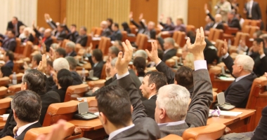 Stire din Politică-Administrație : Camera Deputaților / Proiectul privind executarea pedepselor - adoptat