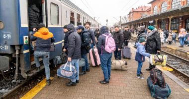Stire din Actualitate : Un tren cu 1.500 de refugiaţi din Ucraina se îndreaptă către București