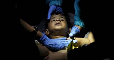 Imagini șocante. Zeci de copii de refugiați, scoși pe jumătate morți din apele mării - 10