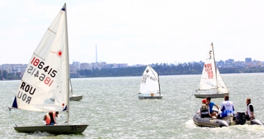 Stire din Sport : Regata "Moș Nicolae" la yachting, pe lacul Siutghiol