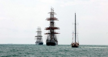 Stire din Social : Regata Mării Negre. Concert extraordinar Moonlight Breaskfast și foc de artificii, diseară, la Terminalul de Pasageri
