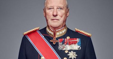 Spitalizat în Malaezia, regelui Norvegiei i s-a montat un stimulator cardiac
