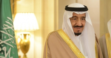 Stire din Actualitate : Regele Arabiei Saudite a ordonat suspendarea unui jurnalist  prea entuziast în a-l lăuda