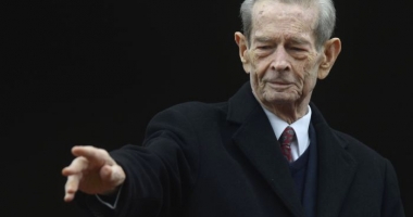 Stire din Politică-Administrație : Decebal Făgădău: "Ne gândim la cel care a fost M. S. Regele Mihai I ca la un reper moral, o personalitate remarcabilă a istoriei nostre contemporane"