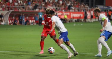 Stire din Sport : Farul se întoarce cu un punct de la Arad. Constănţenii au remizat, 1-1, cu UTA