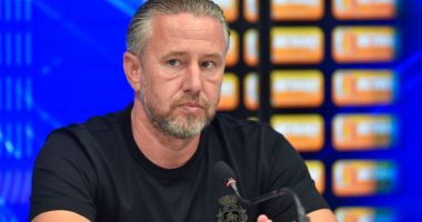 Stire din Sport : Laurenţiu Reghecampf, sancţiune dură primită din partea FRF