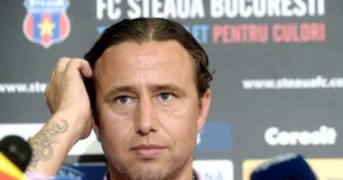 Stire din Sport : Steaua-Stuttgart, scor 1-5. Reghecampf: "A fost catastrofal"