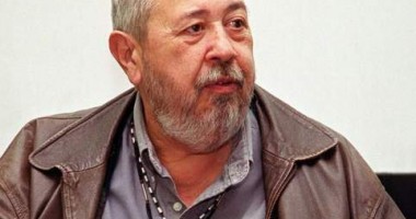 Stire din Cultură-Educație : A murit regizorul Alexandru Tocilescu