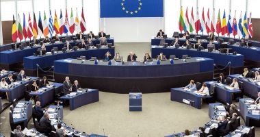Stire din Economie : Reguli mai simple pentru alocarea finanțărilor europene