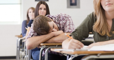 Stire din Cultură-Educație : Reguli noi în școli, din această toamnă