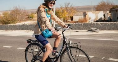 Stire din Social : Reguli stricte pentru mersul pe bicicletă, în oraş