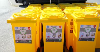Stire din Politică-Administrație : Administraţia locală din Constanţa reîncepe distribuirea pubelelor galbene