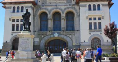 Stire din Cultură-Educație : "Reinventarea istoriei", cu Adrian Tudose