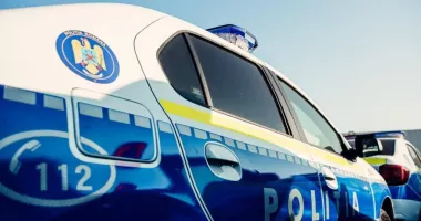 Stire din Eveniment : Și-a jefuit iubita și a încercat să fugă din țară. Bărbatul a fost prins cu mașina și banii femeii