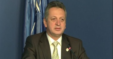 Stire din Politică-Administrație : Ministrul Relu Fenechiu, audiat la DNA