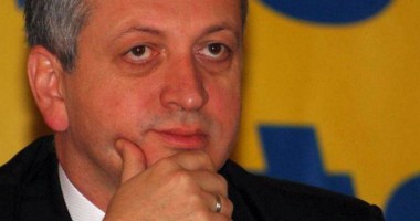 Stire din Politică-Administrație : Dosarul Transformatorul / Relu FENECHIU S-A PREDAT autorităților