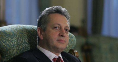 Stire din Politică-Administrație : Dosarul Transformatorul. Fenechiu, sentința definitivă pe 30 ianuarie