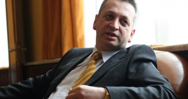 Stire din Economie : Ministrul RELU FENECHIU, CONDAMNAT la CINCI ani de ÎNCHISOARE cu EXECUTARE. Află cine va fi interimar la Transporturi