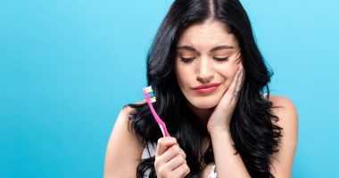 Stire din Sănătate : Remedii naturale, ușor de preparat, pentru diminuarea durerilor dentare
