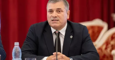 Stire din Politică-Administrație : Remus Negoi: Statul trebuie să dea antreprenorilor trei zile, nu sancțiuni, la depășirea plafonului de TVA