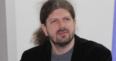 Stire din Politică-Administrație : Ce inițiativă legislativă mai are Remus Cernea