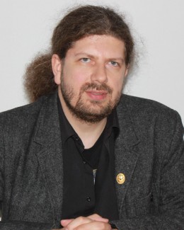 Stire din Politică-Administrație : Remus Cernea vrea să se elimine jurământul demnitarilor pe Biblie