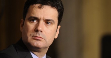 Stire din Cultură-Educație : Decontarea navetei elevilor devine bursă suplimentară
