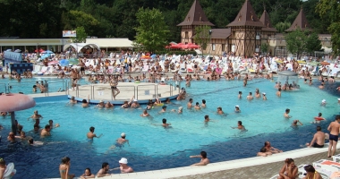 Stire din Social : Renaște turismul balnear. Din ce în ce mai mulți români vor vacanțe de relaxare și spa