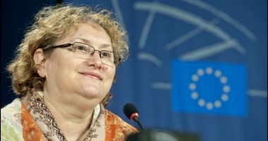 Stire din Politică-Administrație : Tăriceanu: Renate Weber, candidatul ALDE pentru funcția de Avocat al Poporului