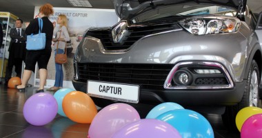 Stire din Economie : Captur, primul crossover urban by Renault, a ajuns la Constanța!