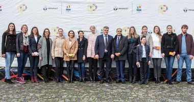 Renault premiază medaliații de la JO 2016 cu câte o mașină ediție limitată Olimpic - 2