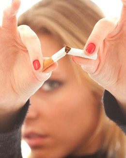 Stire din Sănătate : De ce este greu să renunțăm la fumat