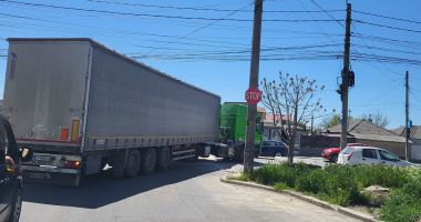 "Case-fantomă", maşini abandonate şi capcane în asfalt. Reportaj pe "Interioarele" Constanţei - 5