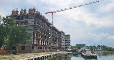 Afaceri pe chituci, dar şi investiţii de milioane! Reportaj în Mamaia, staţiunea transformată în cartier - 2